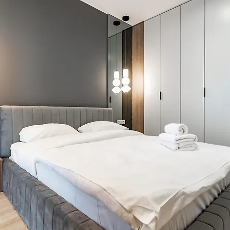 Daire Spodek Superior By Bookinghost *