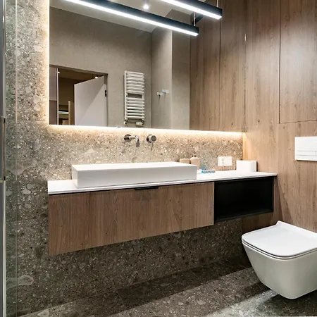 Spodek Superior By Bookinghost アパート