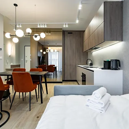 Spodek Superior By Bookinghost *