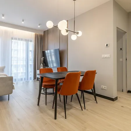 Spodek Superior By Bookinghost