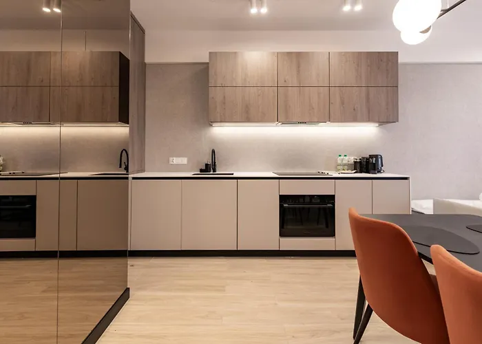 Spodek Superior By Bookinghost