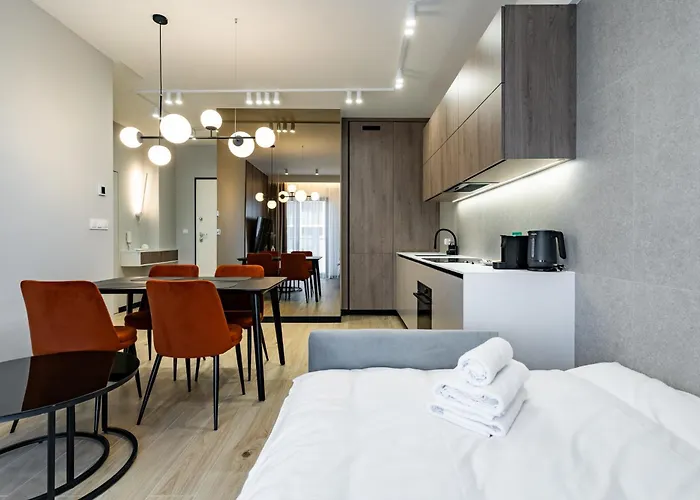 Spodek Superior By Bookinghost *